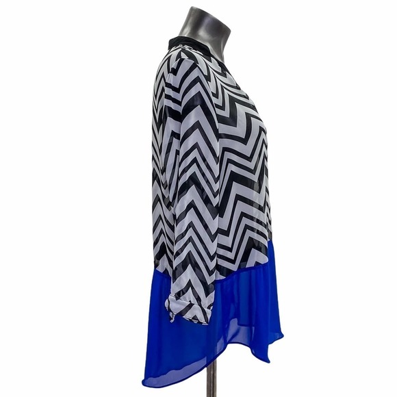 I.n. San Francisco Black & White Chevron Royal Blue Half-Button V-Neck Blouse - Picture 4 of 12
